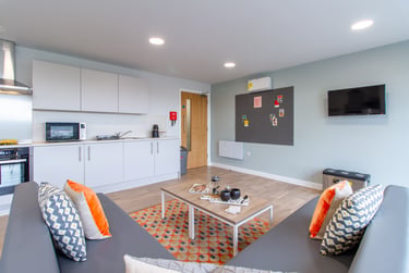 Gold En Suite - Image 7